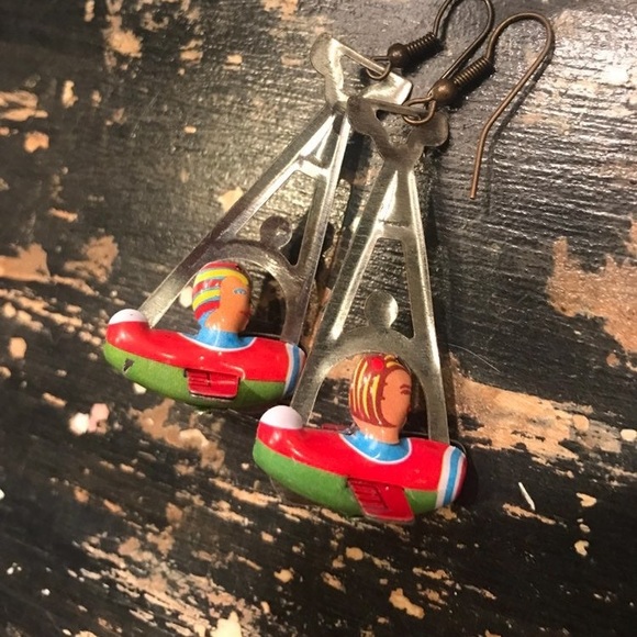 Steampunk metal airplane/pilot earrings - Picture 2 of 2